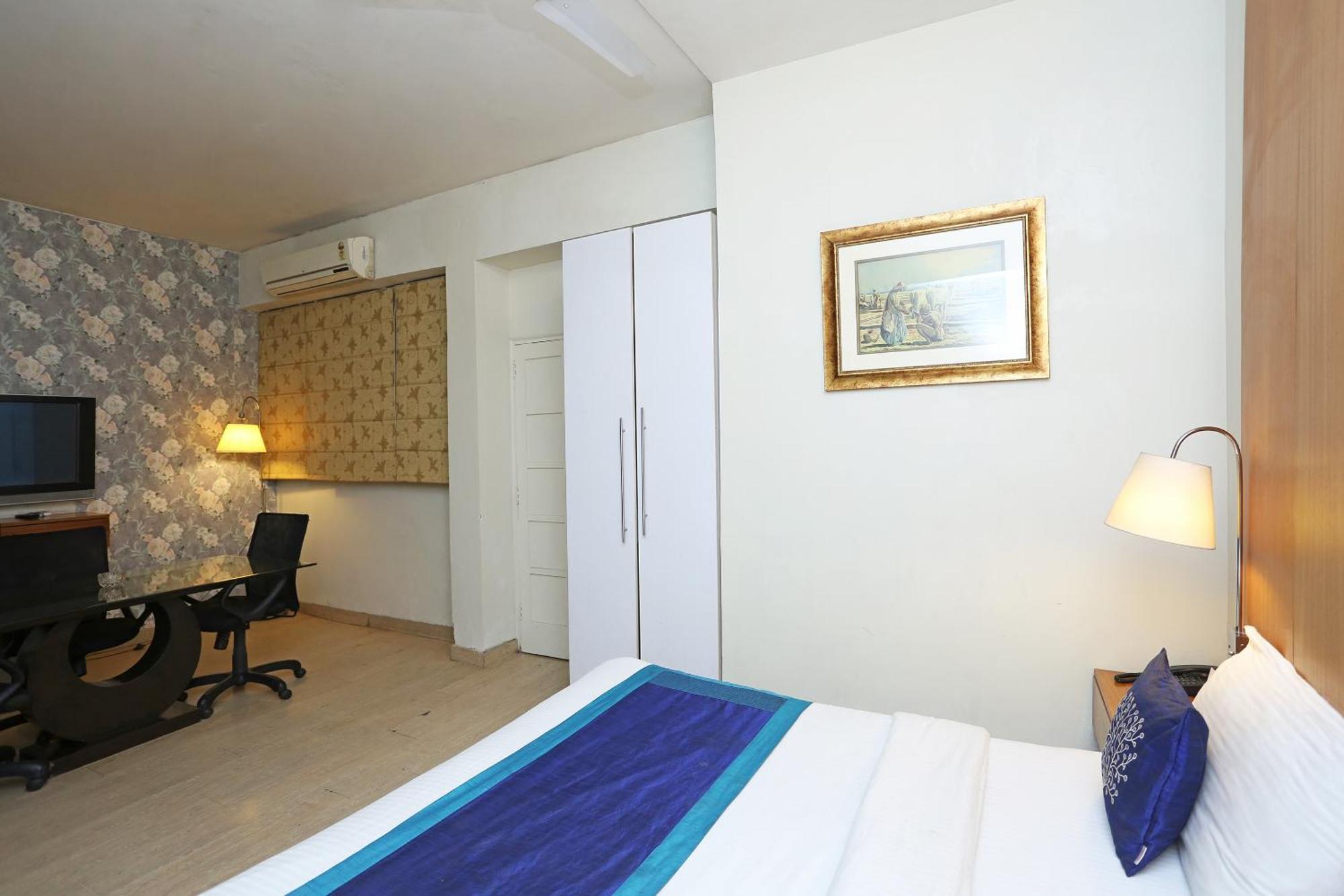 Super O Gem 92 Hotel New Delhi