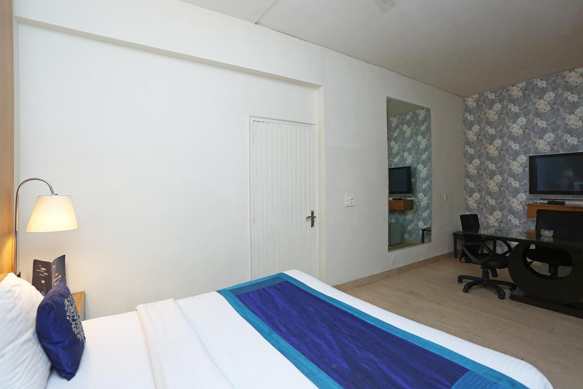 Super O Gem 92 Hotel New Delhi